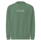 Just A Girl Who Loves Her Cavalier King Charles Spaniel Garment-dyed Sweatshirt . Light Green